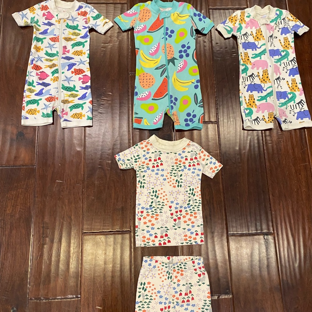 Four Pairs of Hanna Andersson Pajamas in size 3T